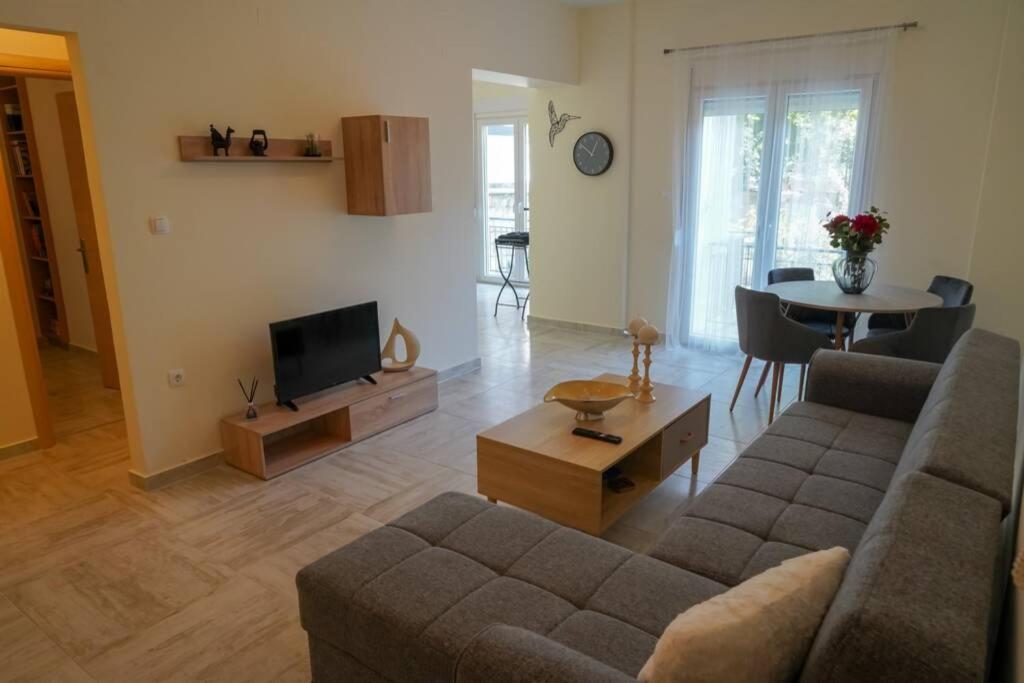 יואנינה Modern Apartment In The City Center מראה חיצוני תמונה