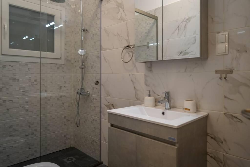 יואנינה Modern Apartment In The City Center מראה חיצוני תמונה